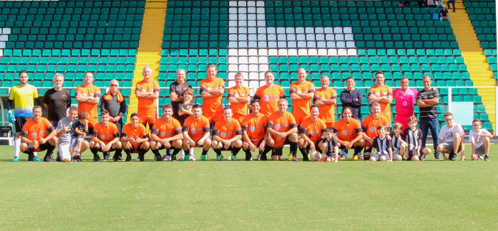 AMC participa de jogo de futebol no Estádio Orlando Scarpelli - AMC